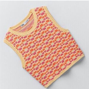 SOLD ON CURTSY | 70s ZARA floral jacquard knit sweater vest top